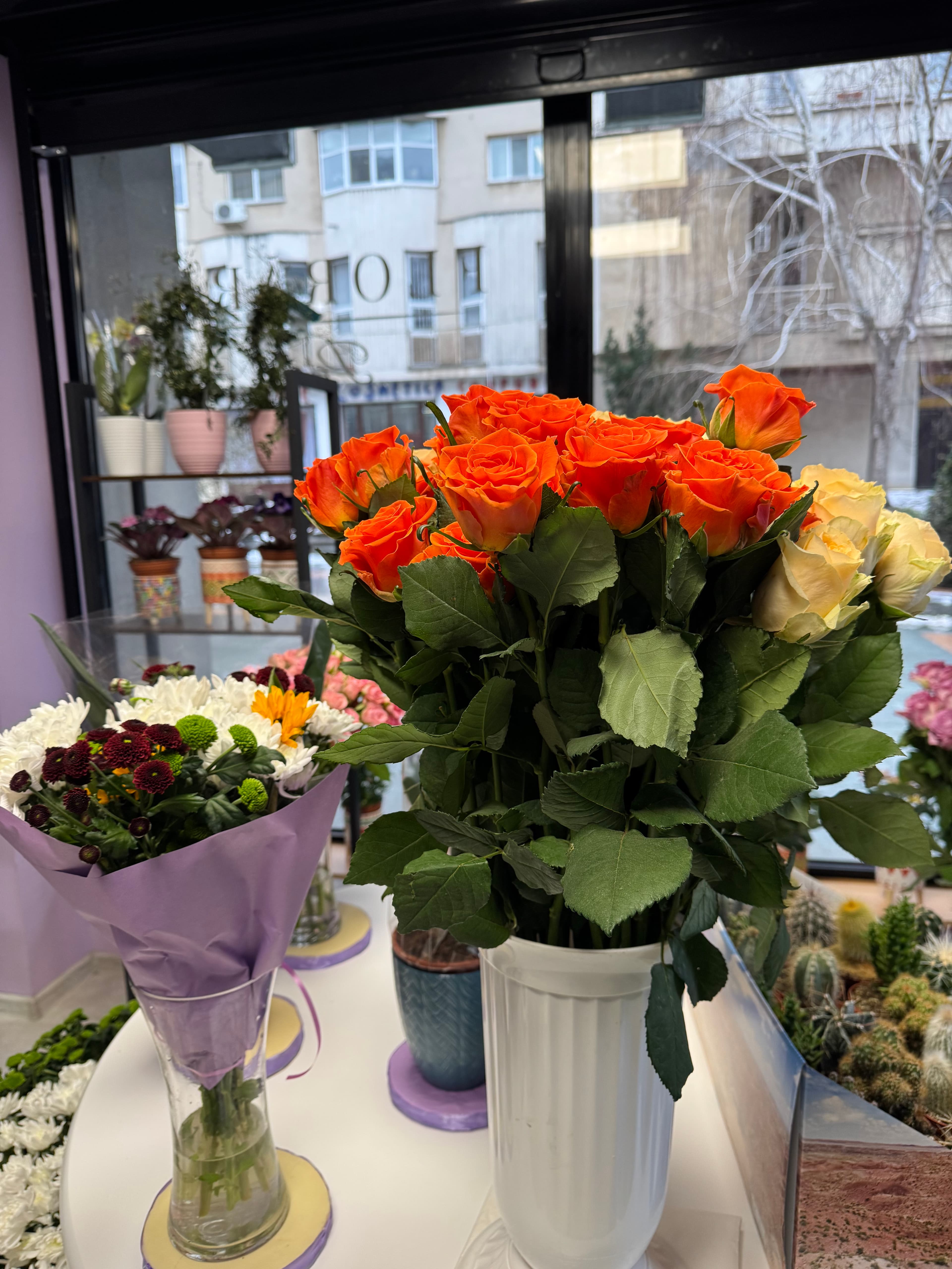 Selecție vibrantă de flori